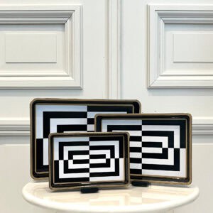 Plateaux noir et blanc