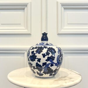 Vase à couvercle en porcelaine, peint à la mein 20,5x20,5x25 cm