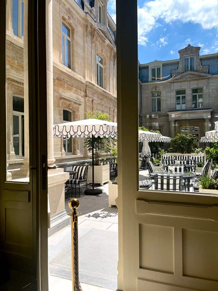 1_patio_page_restaurant